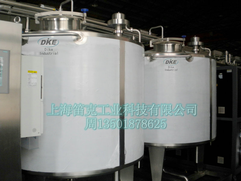 不銹鋼儲(chǔ)水罐